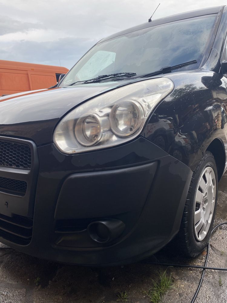 Fiat Doblo III 10-15r przód kompletny 1.3 Multijet Kolor: 632