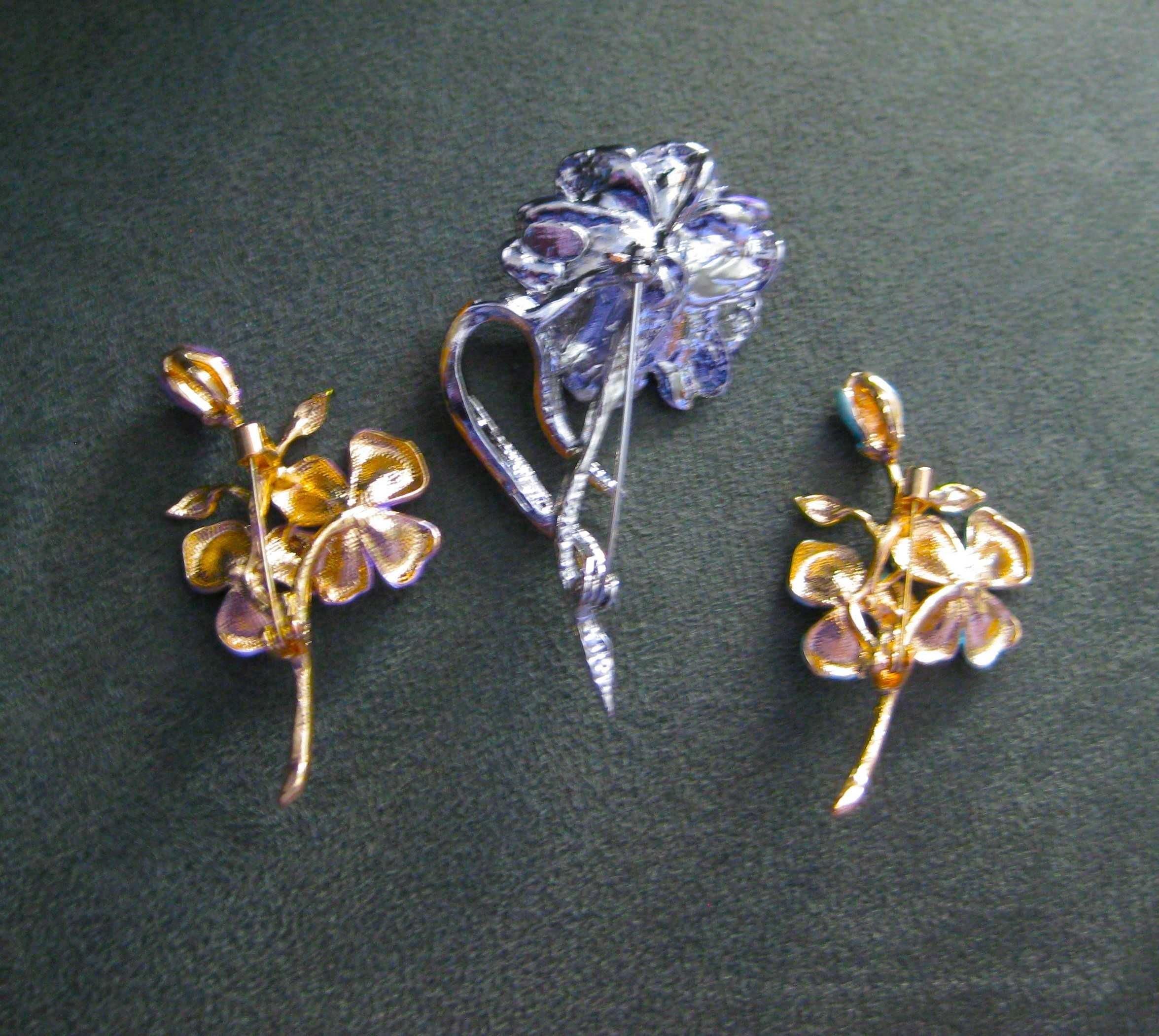 Alfinete / Broche / Pregadeira Flor Metalizada Azul ou Lilas NOVO