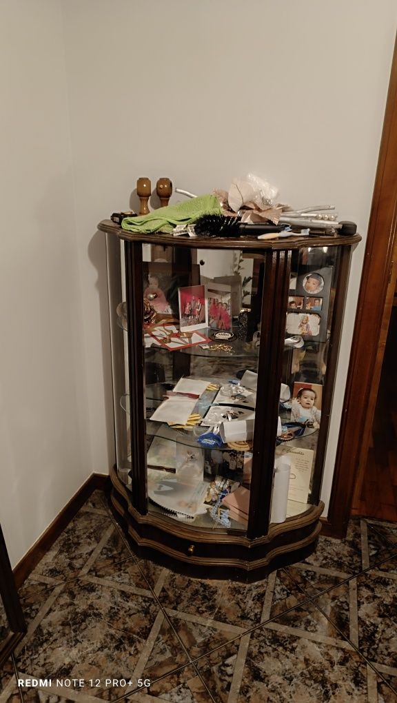 Vitrine em vidro e espelho