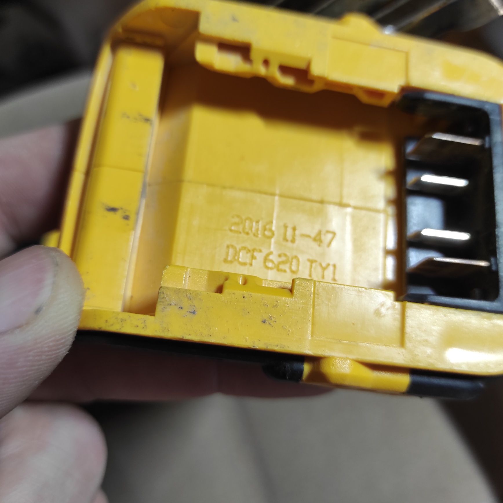 DeWalt dcf620 шуруповерт для гкл