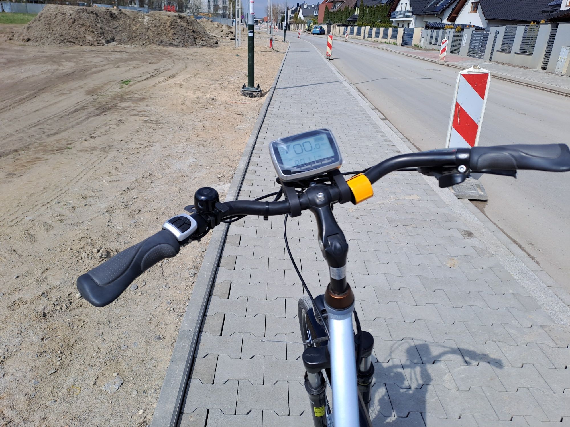 Rower elektryczny trekkingowy, nowa bateria i silnik