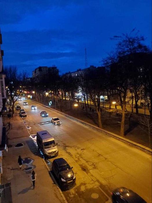 продам 2 кім  Поділ   вул.Верхній Вал 44