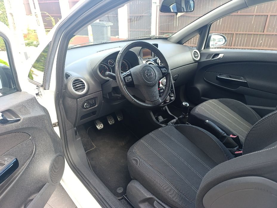 Opel Corsa D lift Edition 1.4 b 101KM org lak i prze.Aso Niemcy