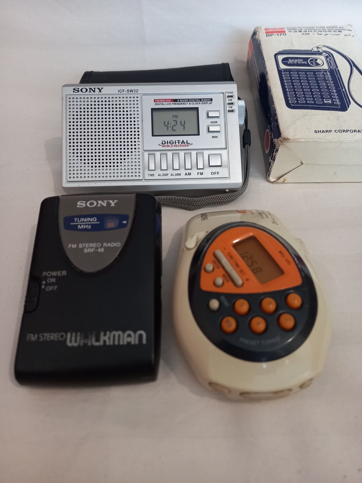 Sony Walkman, Sharp радіоприймач