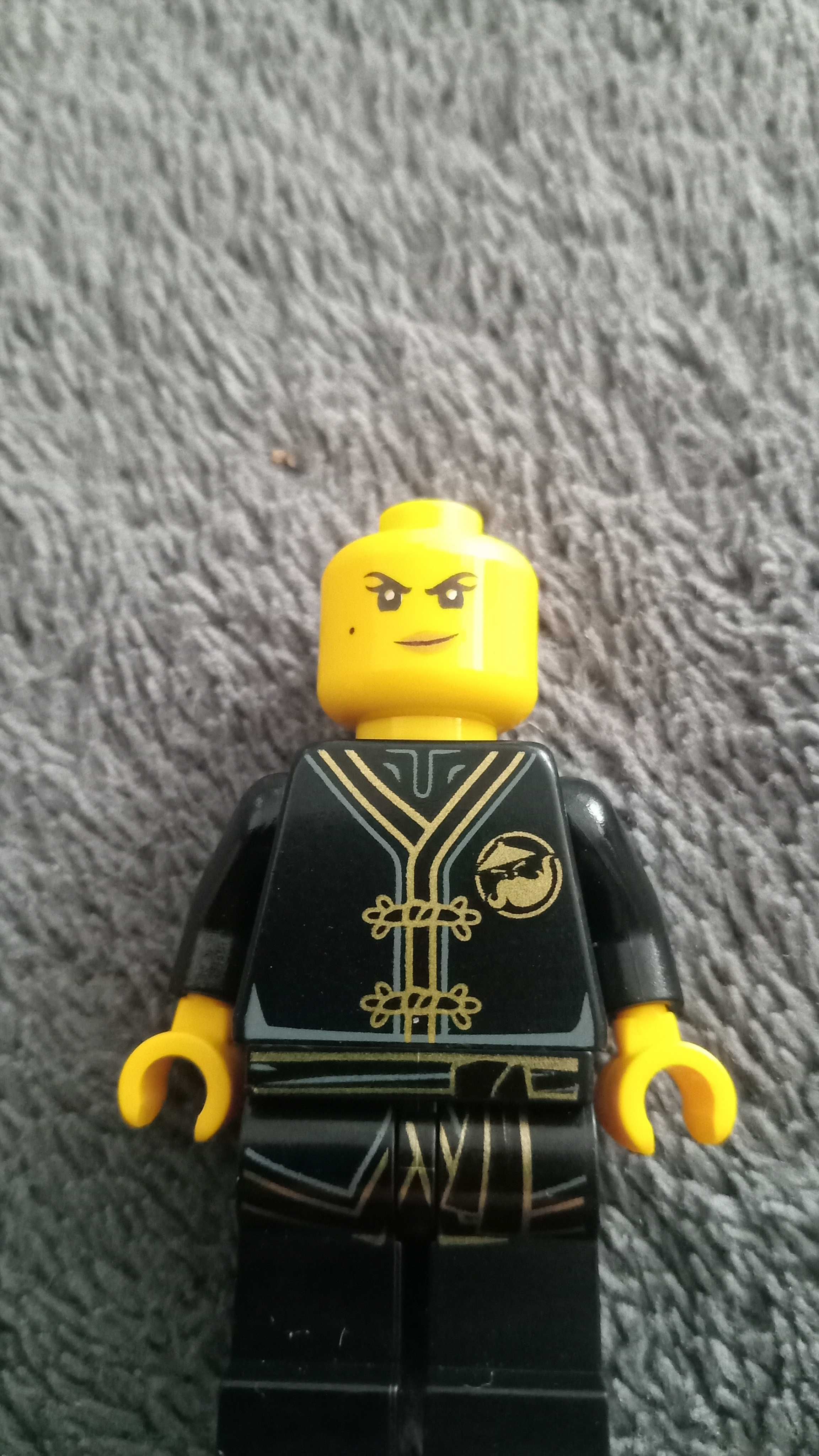 LEGO figurka ludzik  Ninjago Nya