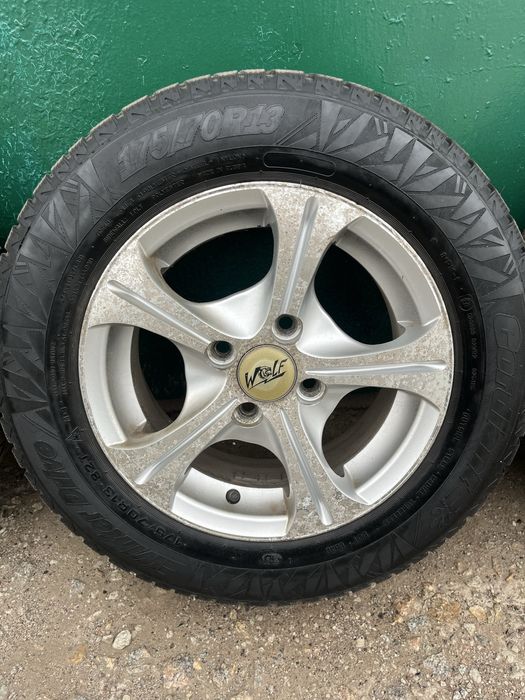 Продам комплект резины с дисками R13