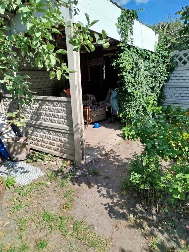 Продам двоповерхову квартиру з власним двориком і альтанкою!!