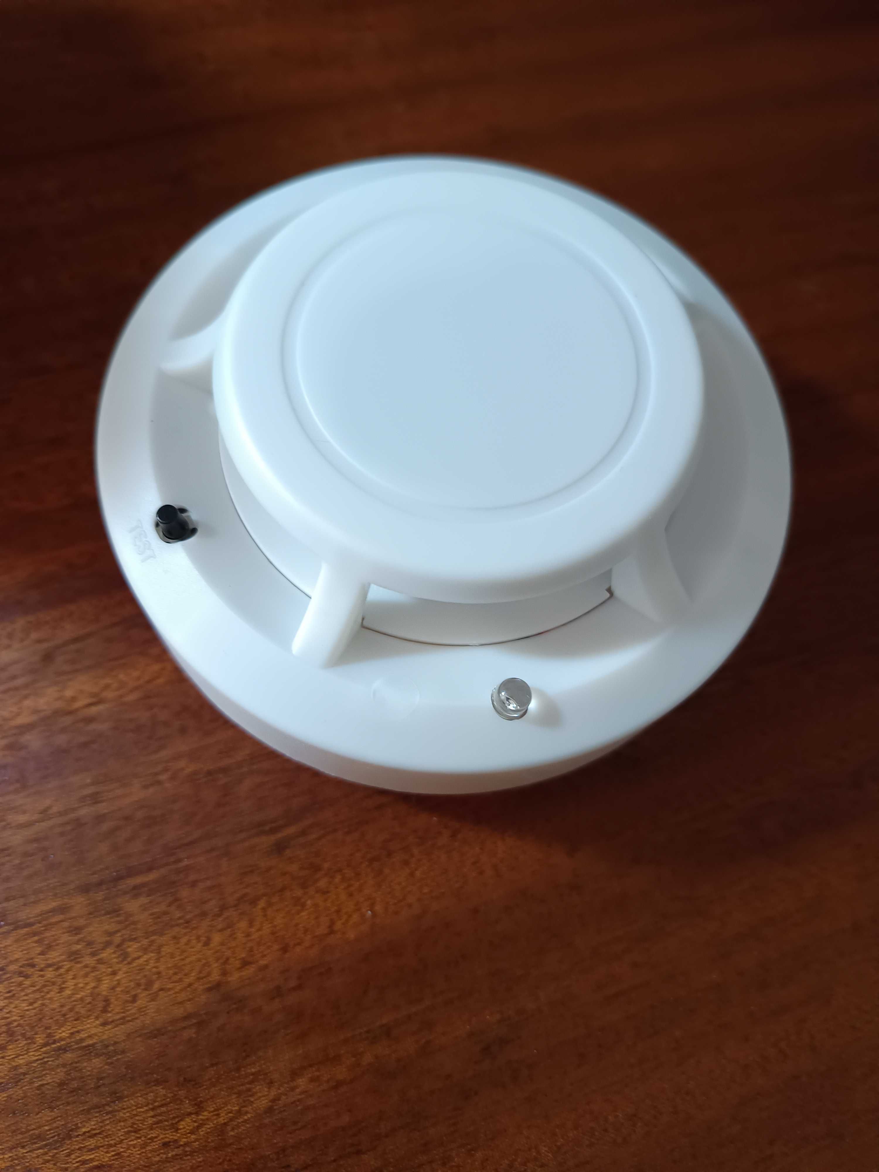 Sensor detetor de fumos