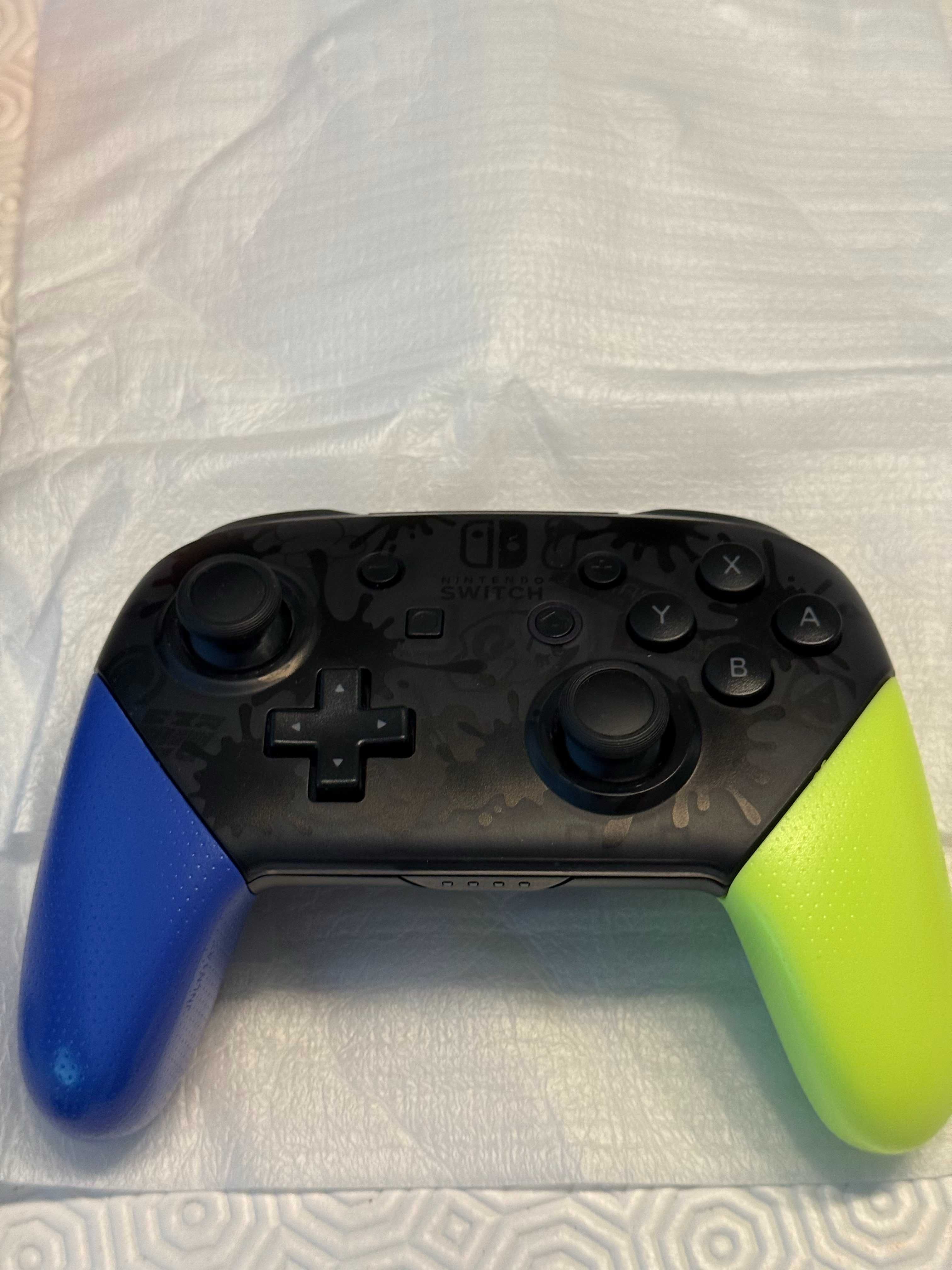 Nintendo Switch Pro Controller - Splatoon 3 Limited Edition