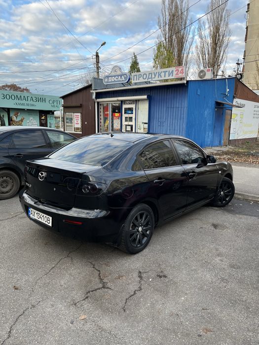 Продам автомобиль Мазда 3
