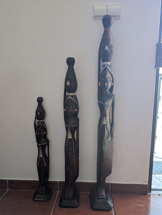 Conjunto estatuetas de madeira