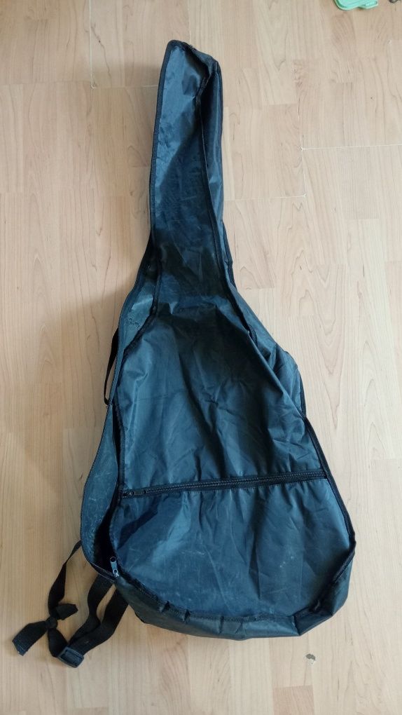 Niebieska gitara do grania