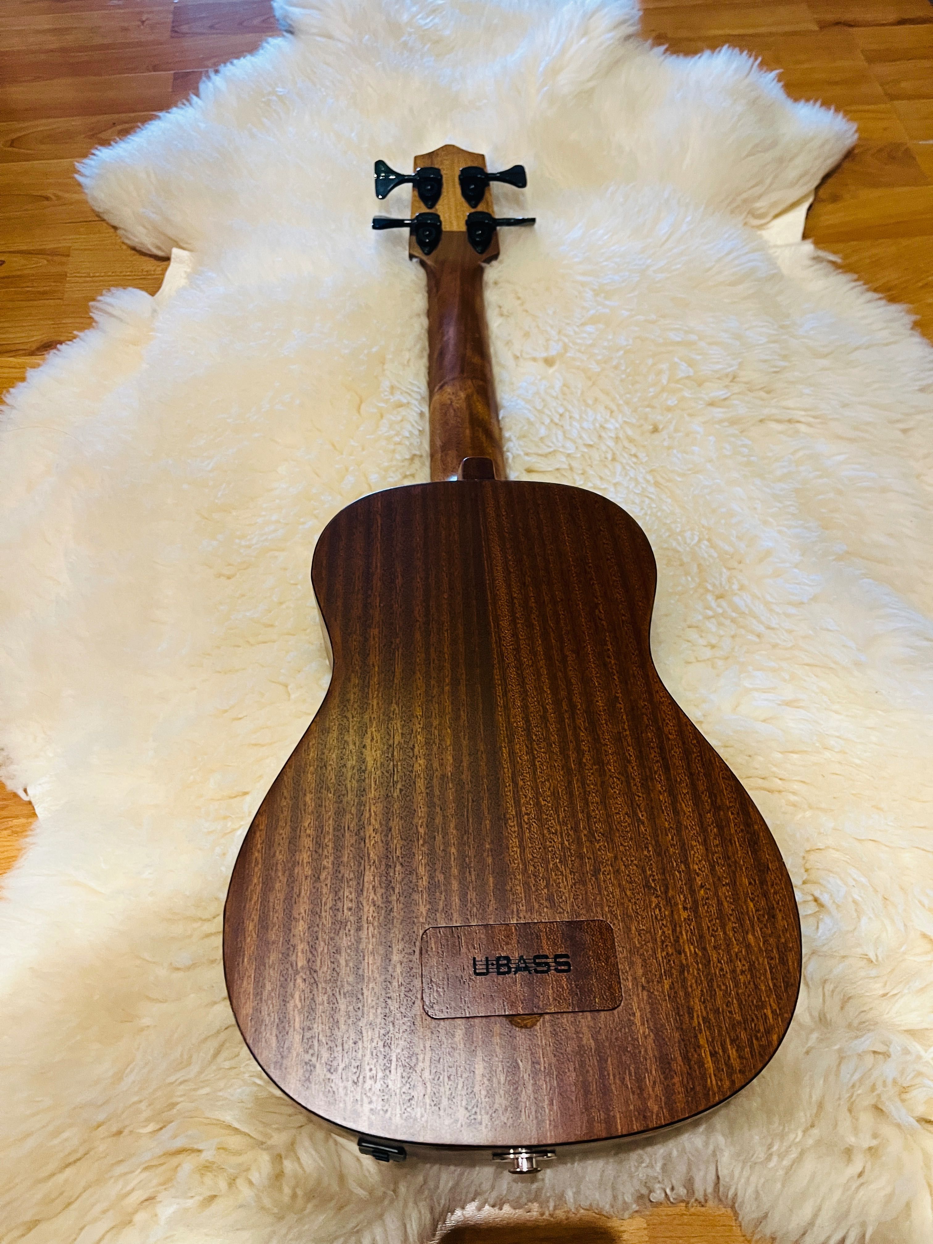 Ukulele basowe Kala