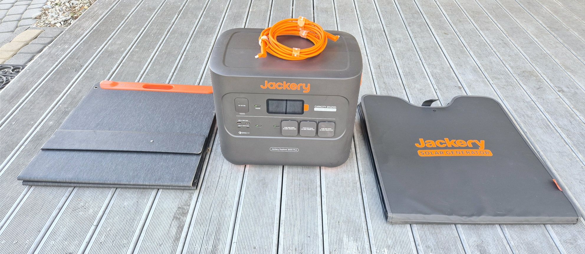 Jackery Explorer 2000 PLUS 3000W + panel Solarny Saga 200W I zestaw