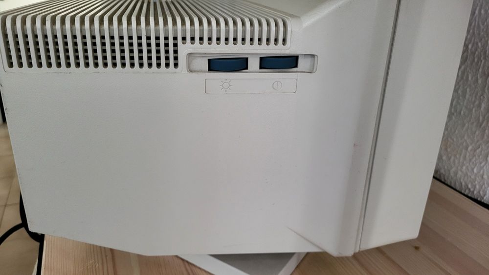 Monitor CRT IBM Model 8513