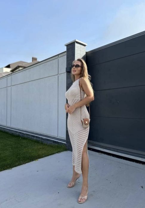 Пляжна сукня у бежевому кольорі