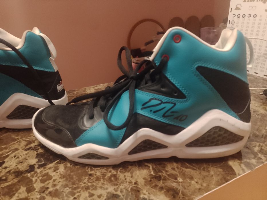 Кросовки Рибок с подписью