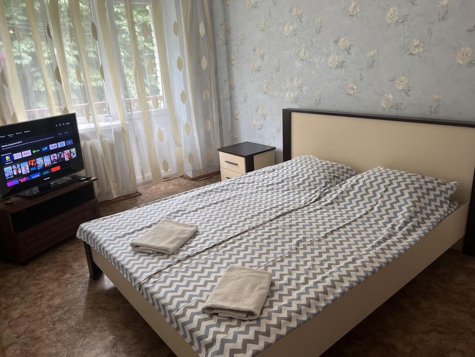 ВІЛЬНА СЬОГОДНІ Подобово2-кімн. біля 5-ї школи.