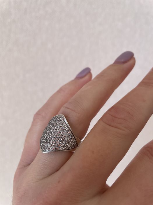 Перстень срібний з цирконами, р.17