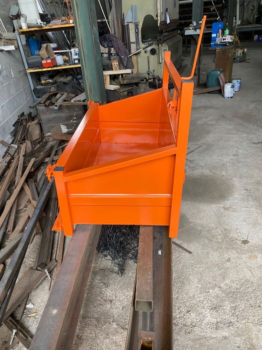 Vendo caixa reforçada para trator