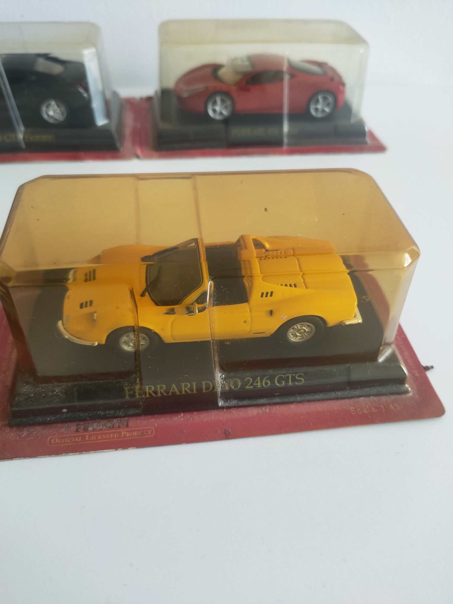 Kolekcja metalowych modeli Ferrari w skali 1:43