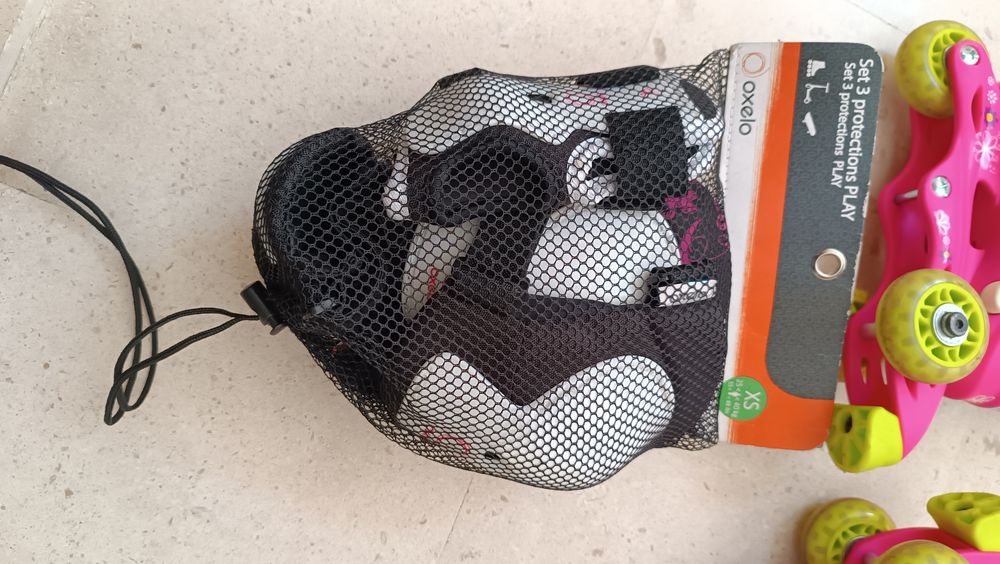 Patins infantis 3 rodas (extensíveis 27 a 30)  e proteções