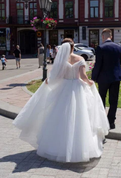Весільне плаття  , дуже гарне