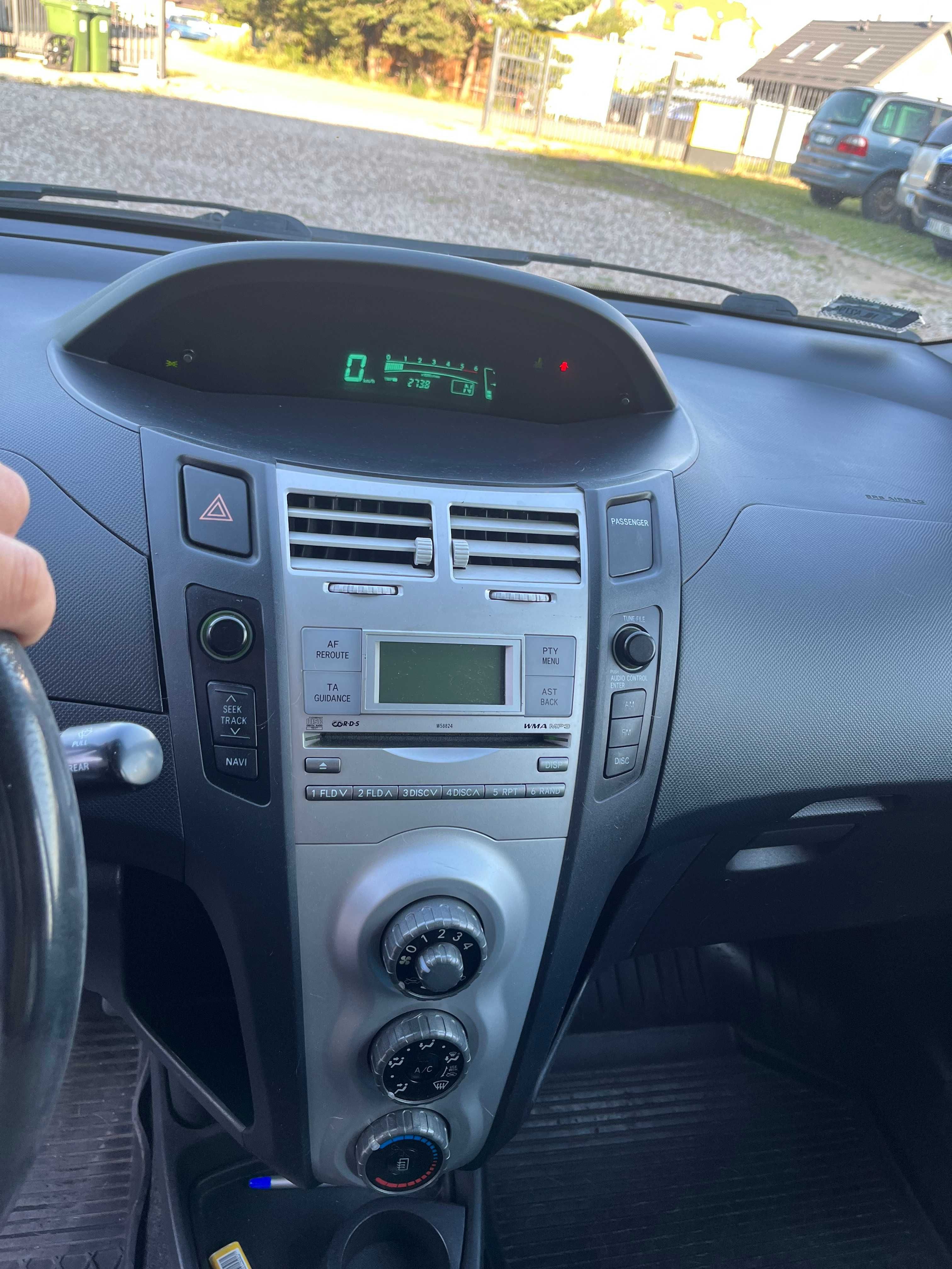 Toyota Yaris automat