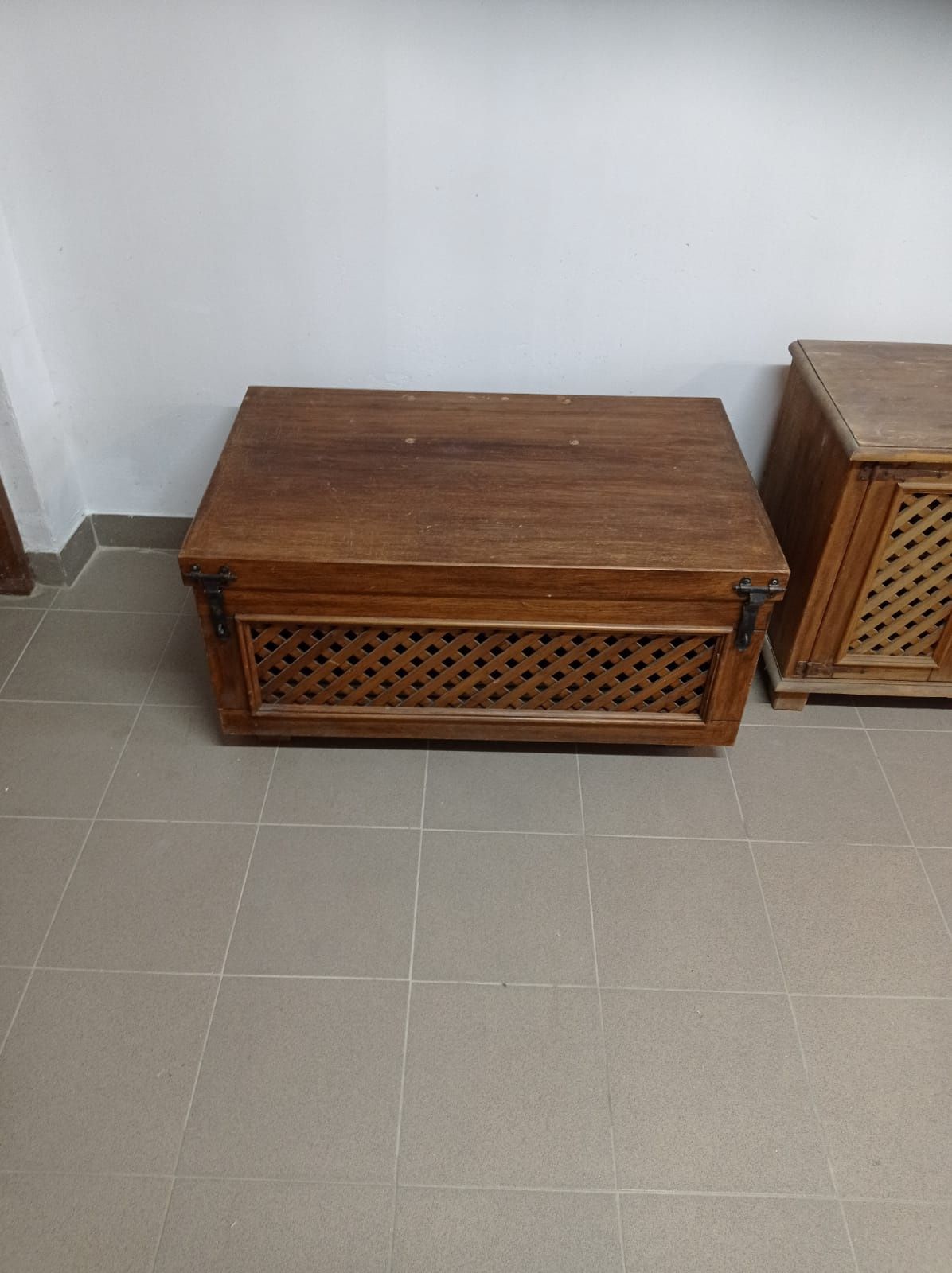 Zestaw mebli woskowanych