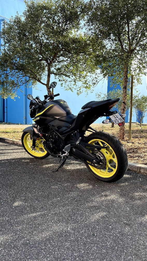 Yamaha MT-03 apenas 8.400 KM - Com extras