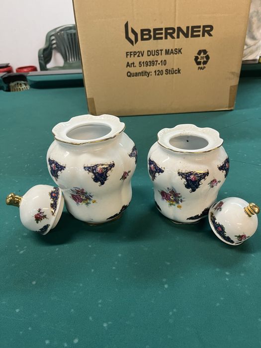 Conjunto de 2 potes em louça