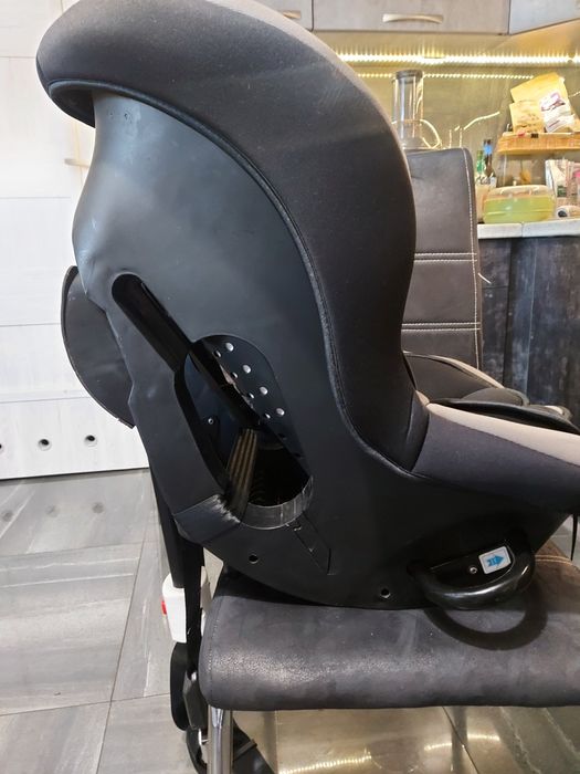 Fotelik samochodowy beemoo 0-18kg. Tyłem do kierunku jazdy.