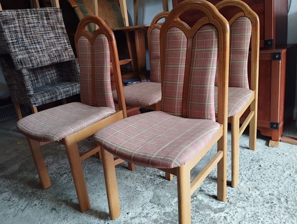 Dębowe krzesła cztery sztuki