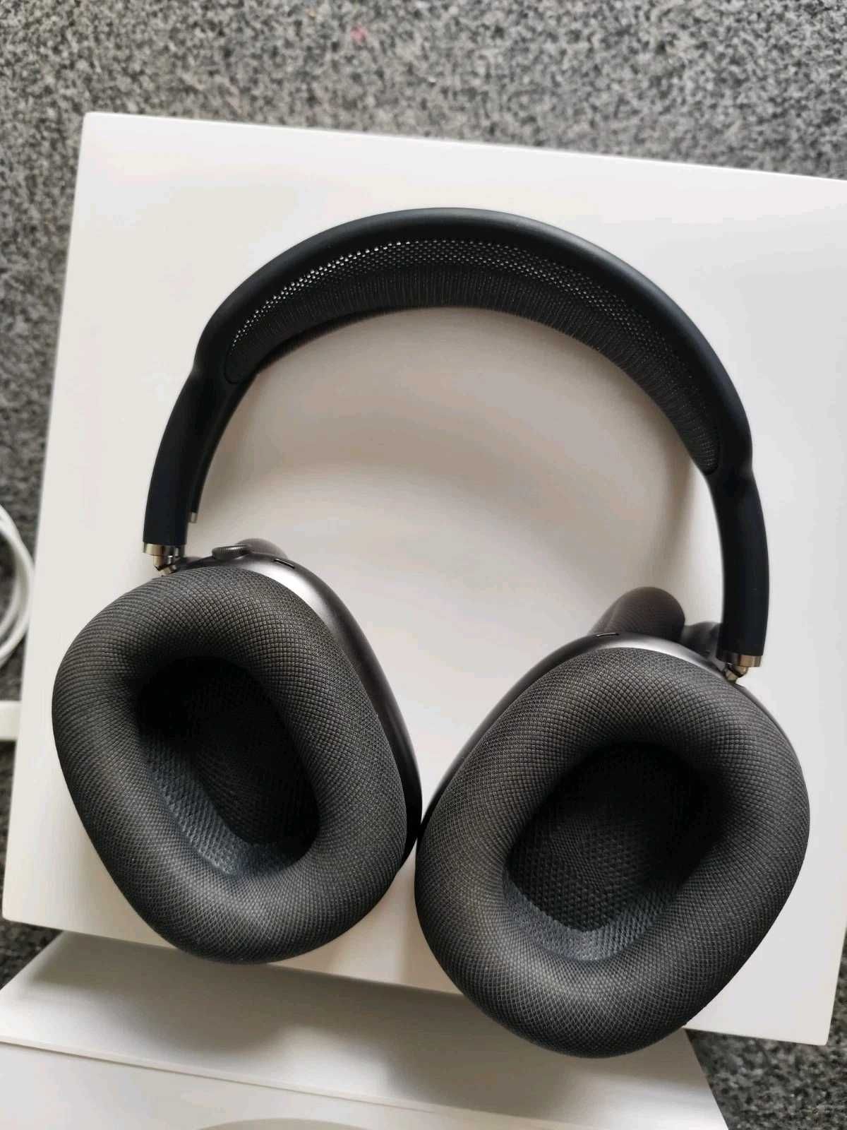 Apple AirPods MAX