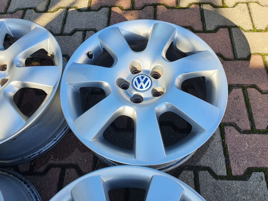 VW Golf 4, Bora 16 cali alufelgi 5x100 stan bardzo dobry