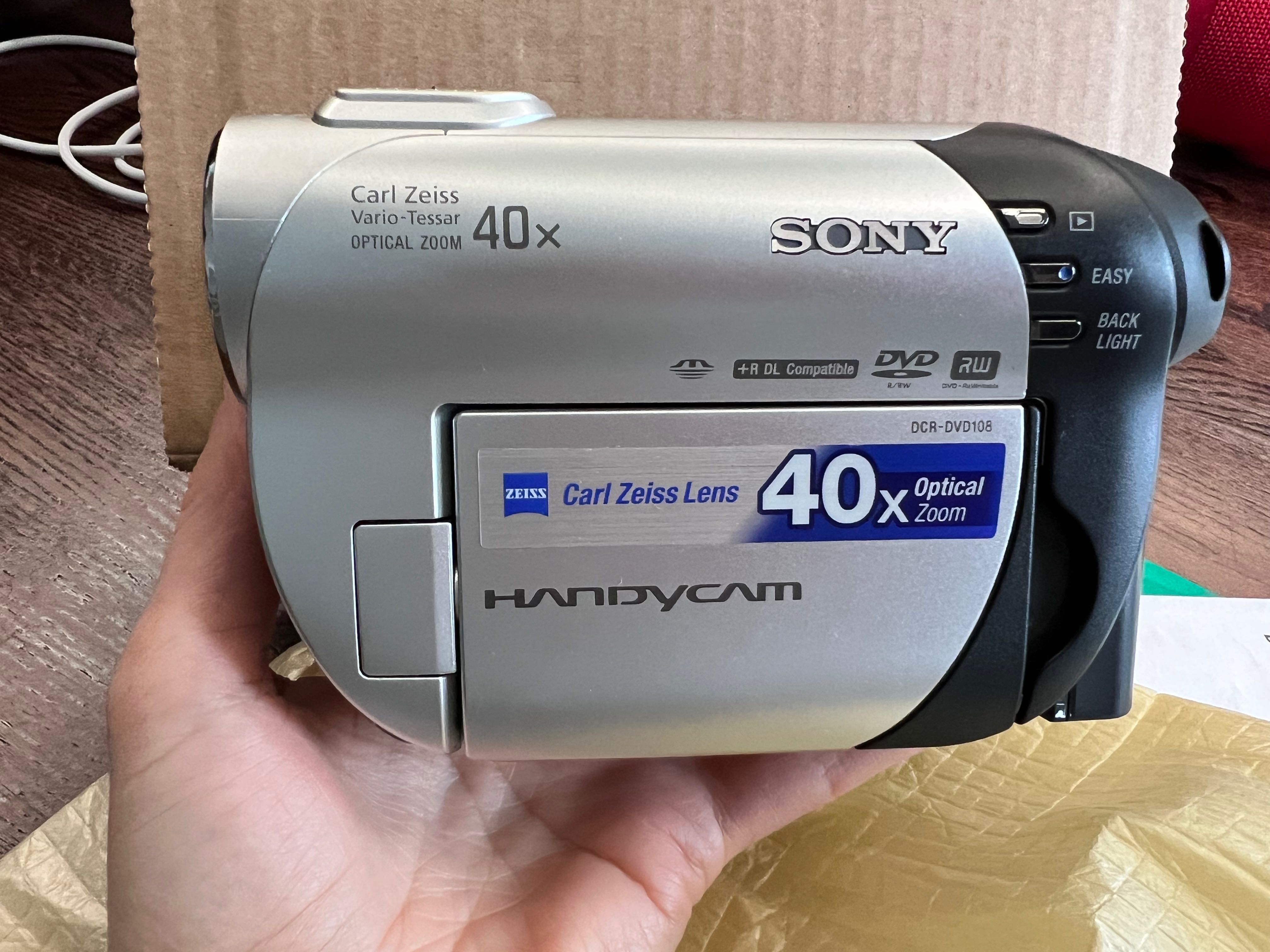 Камера Sony Handycam 40-60x с оптическим зумом