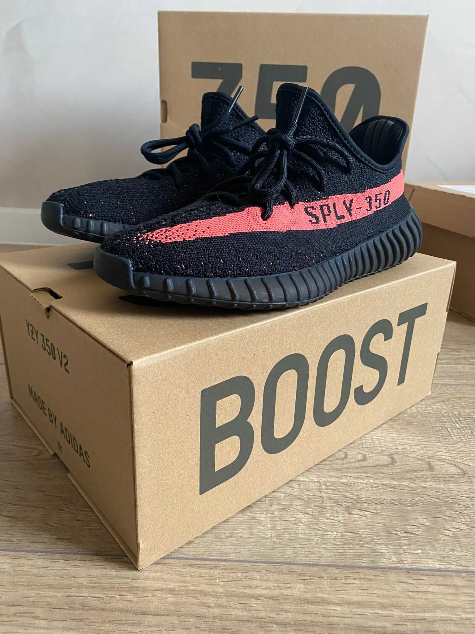 Yeezy Boost 350 v2 Red Stripe 43 9,5US