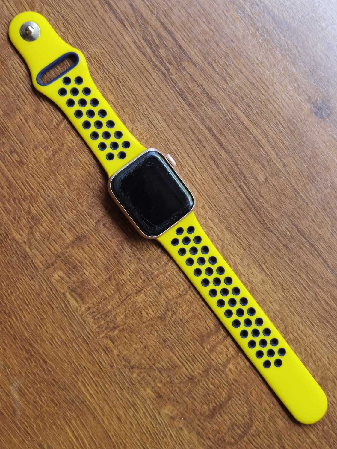 Apple Watch 40mm Złoty