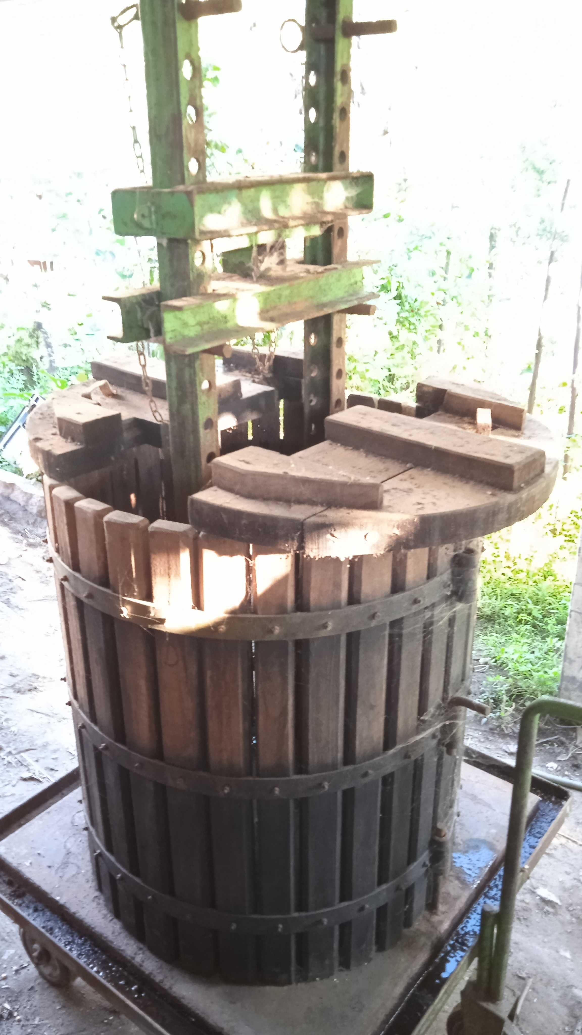 Prensa Hidráulica p/ Vinho