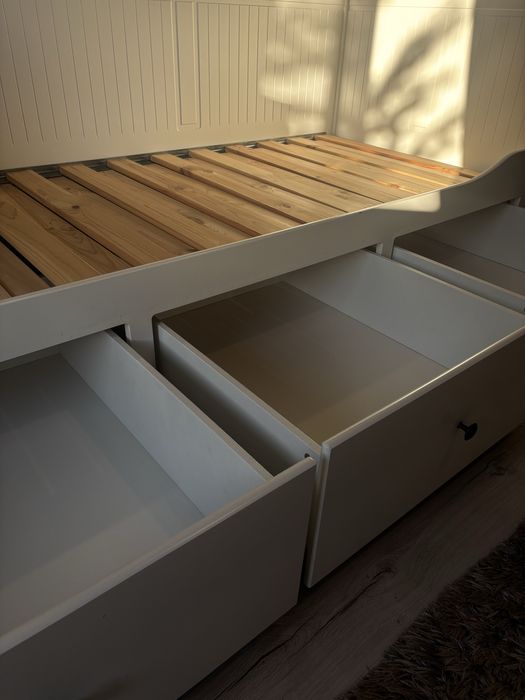 białe łóżko ikea