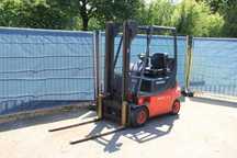 Empilhador eléctrico Fenwick - Linde E18P, 1800 kg (2530)