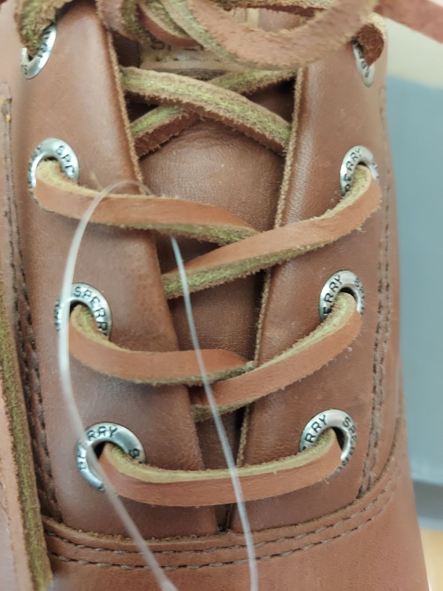 Продаю новые кожаные кеды Sperry