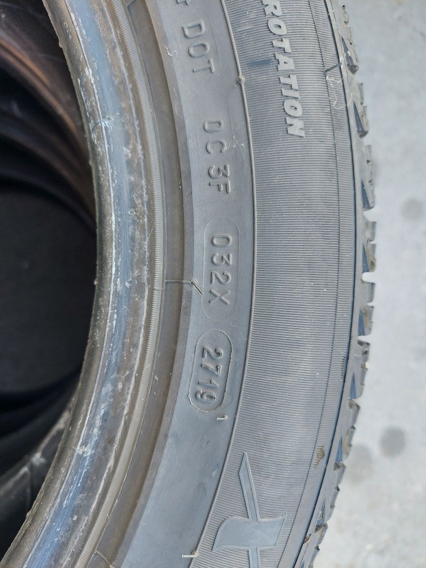 Продам зимову резину MICHELIN X-ICE 215/55 R17