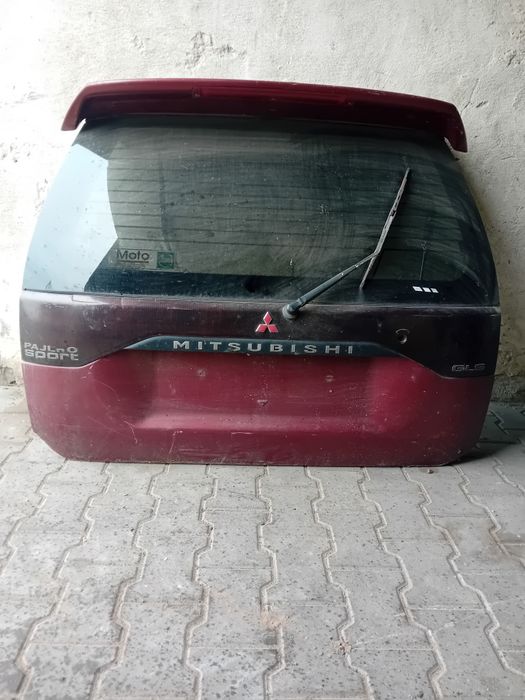 Klapa bagażnika mitsubishi