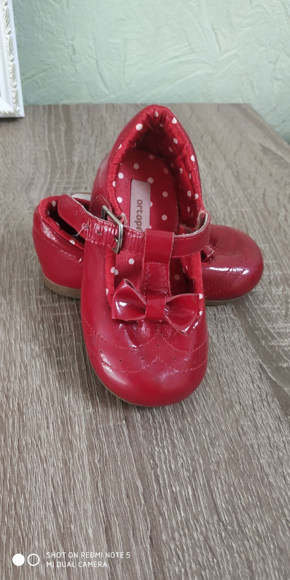 Продам туфлі для маленької принцеси