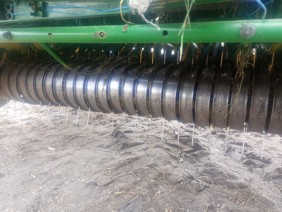 Prasa John Deere 550