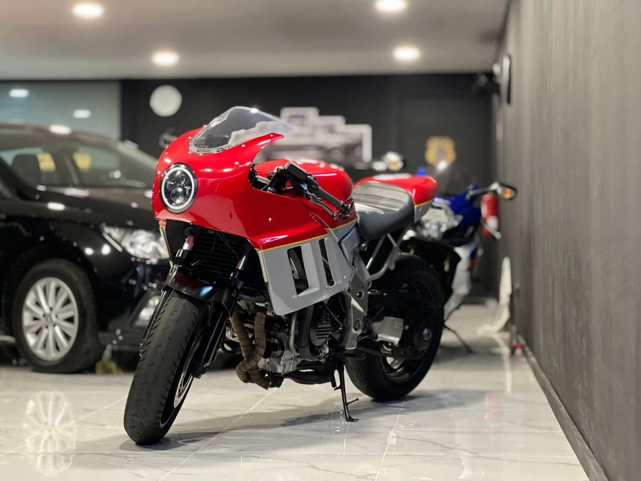 Honda VFR 750 Cafe Racer