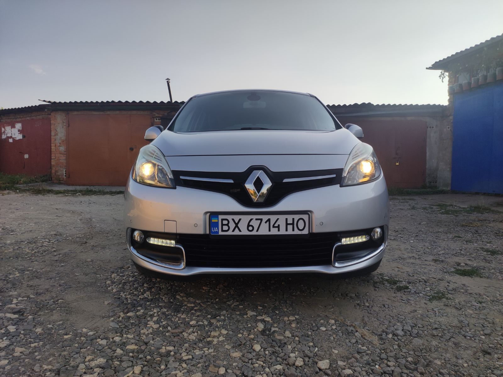 Продаж Рено гранд сценік