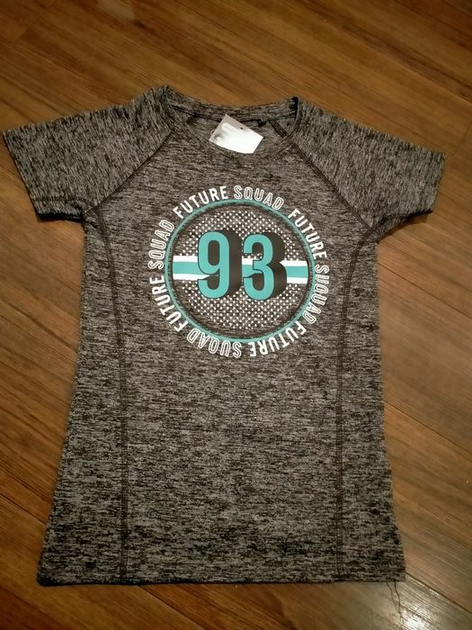 T-shirt sportowy r.128