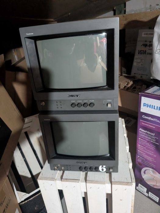 Dwa profesjonalne monitory Sony PVM